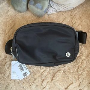 Lululemon Everywhere Belt Bag 1L